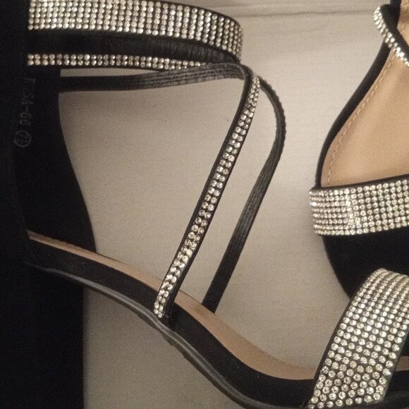 Women's Heels - Picture 2 of 2